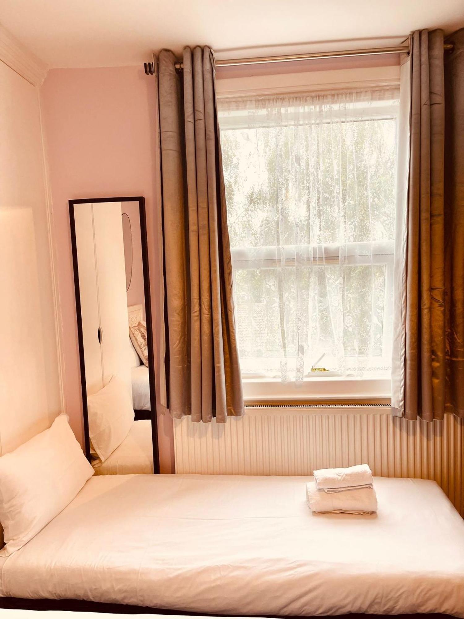 United Lodge Hotel London Bagian luar foto